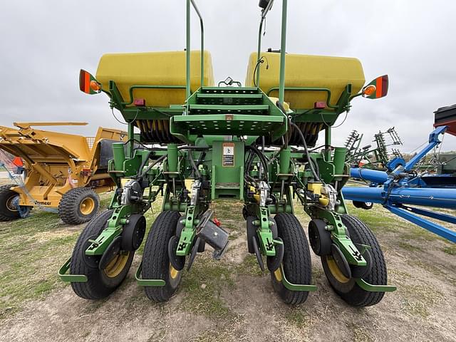 Image of John Deere 1770 equipment image 2