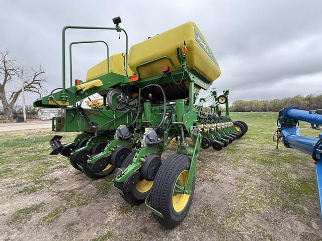 Image of John Deere 1770 equipment image 3