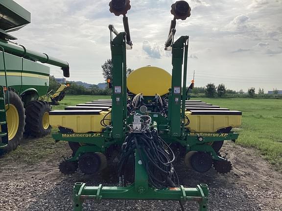 Image of John Deere 1770 equipment image 1