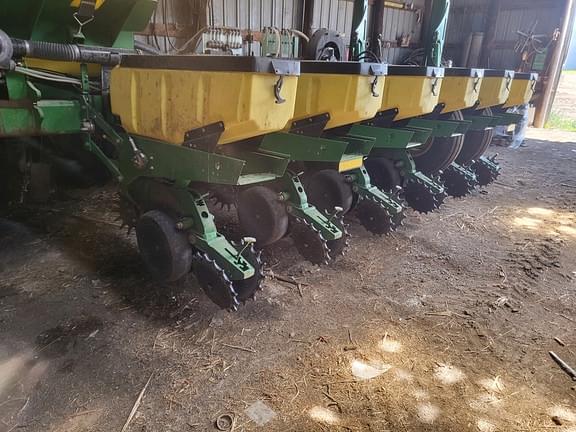 Image of John Deere 1770 equipment image 1