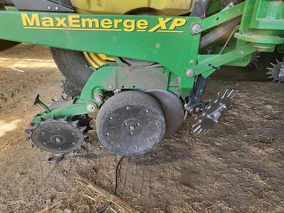 Image of John Deere 1770 equipment image 2