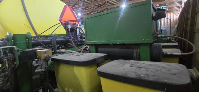 Image of John Deere 1770 equipment image 4