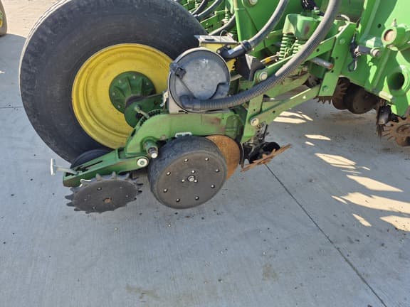 Image of John Deere 1770 equipment image 3