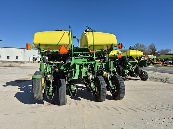 Image of John Deere 1770 equipment image 1