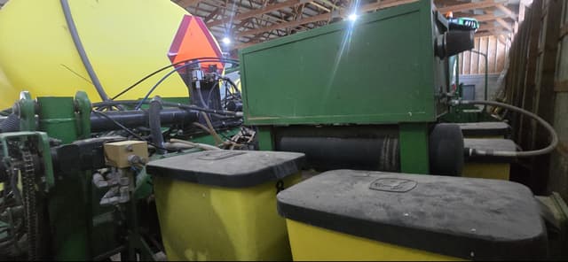 Image of John Deere 1770 equipment image 4