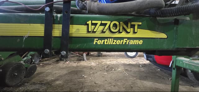 Image of John Deere 1770 equipment image 1