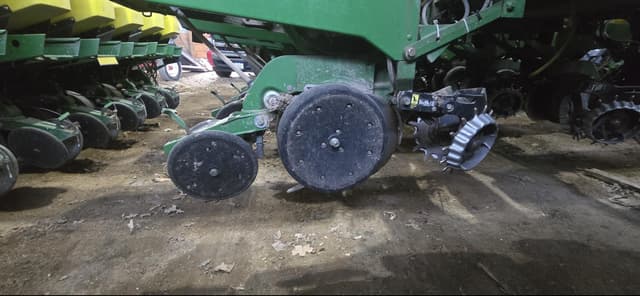 Image of John Deere 1770 equipment image 3