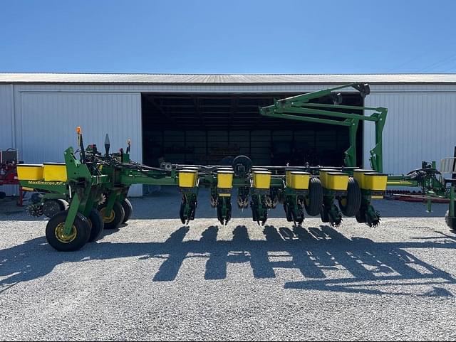 Image of John Deere 1770 equipment image 1