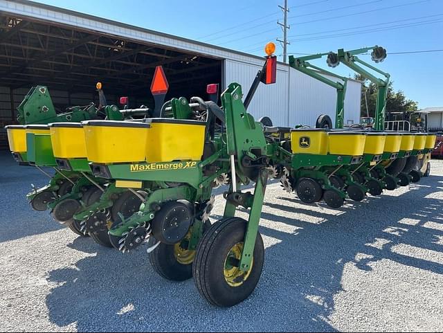 Image of John Deere 1770 equipment image 2