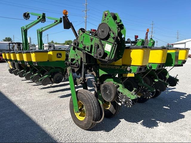 Image of John Deere 1770 equipment image 4