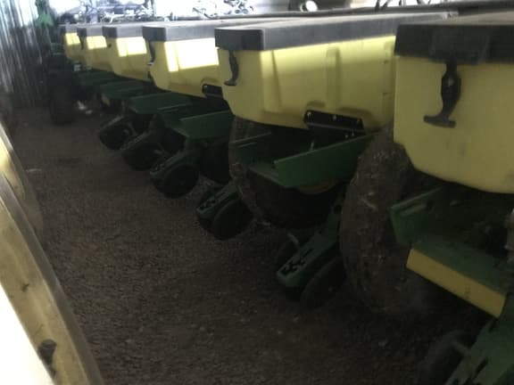 Image of John Deere 1770 equipment image 2
