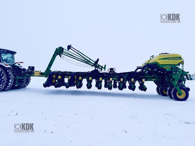 Image of John Deere 1770 equipment image 2