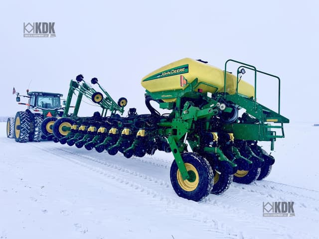 Image of John Deere 1770 equipment image 3