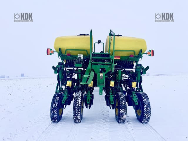 Image of John Deere 1770 equipment image 4