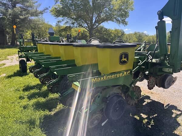 Image of John Deere 1770 equipment image 2