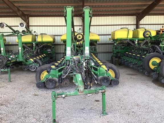 Image of John Deere 1770 equipment image 4