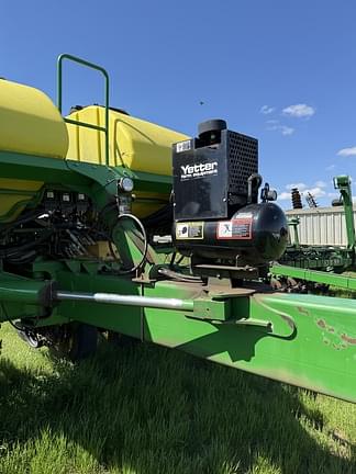 Image of John Deere 1770 equipment image 3