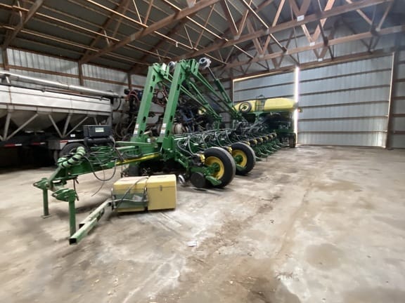 Main image John Deere 1770