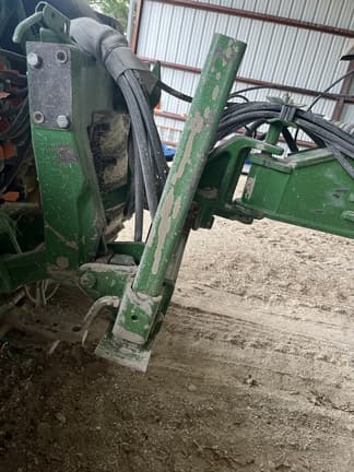 Image of John Deere 1770 equipment image 2