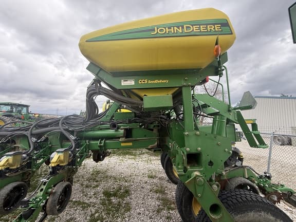 Image of John Deere 1770 equipment image 3