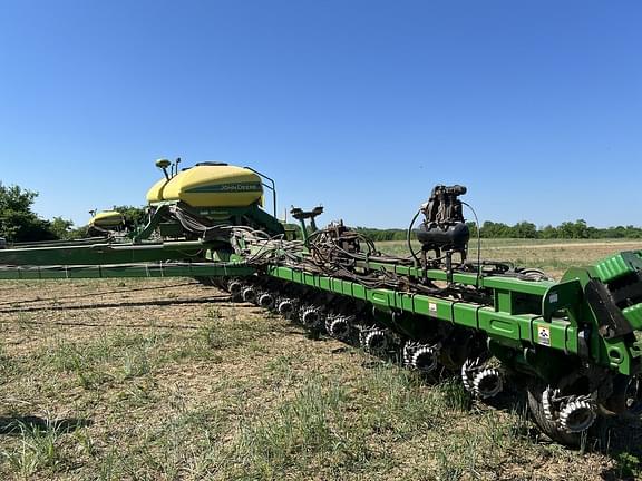 Image of John Deere 1770 equipment image 3