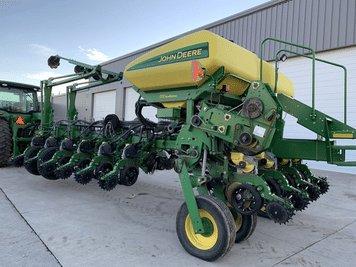 Main image John Deere 1770