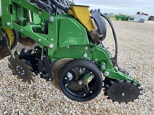 Main image John Deere 1770 6