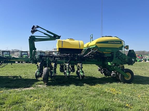 Image of John Deere 1770 equipment image 2