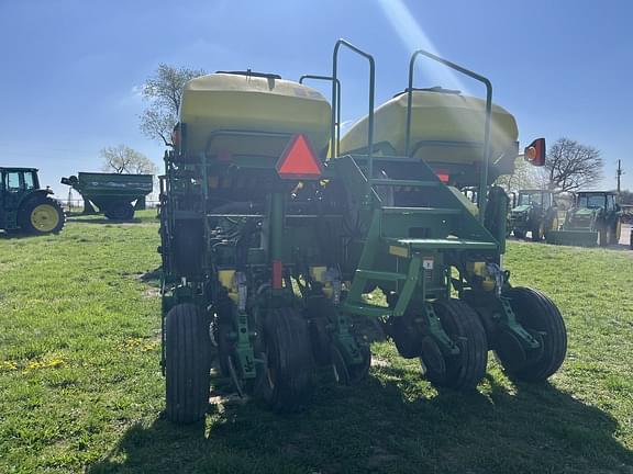 Image of John Deere 1770 equipment image 3