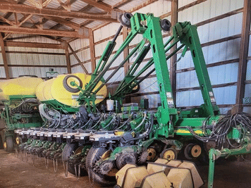 Main image John Deere 1770