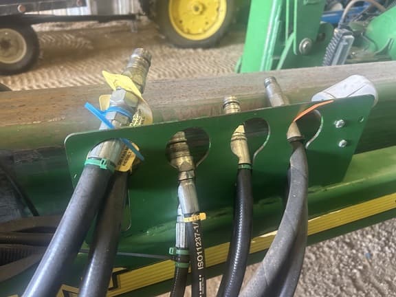 Image of John Deere 1770 equipment image 3