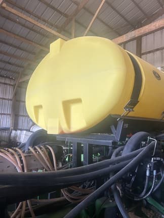 Image of John Deere 1770 equipment image 2