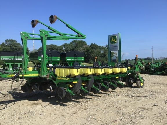 2005 John Deere 1770 Equipment Image0