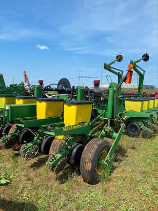 Image of John Deere 1770 equipment image 3