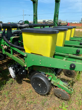 Image of John Deere 1770 equipment image 4