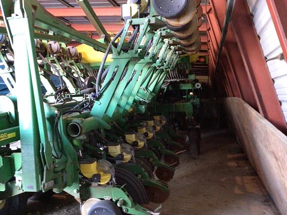 Image of John Deere 1790 equipment image 4