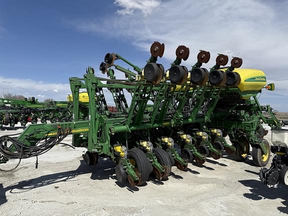 Image of John Deere 1790 Primary image