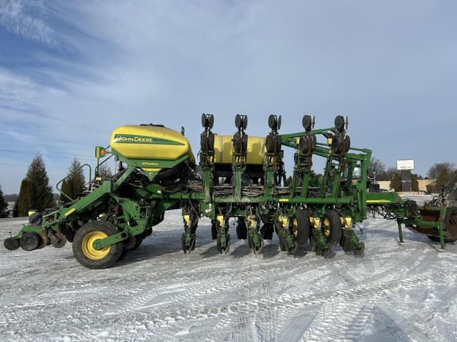 Image of John Deere 1790 equipment image 3