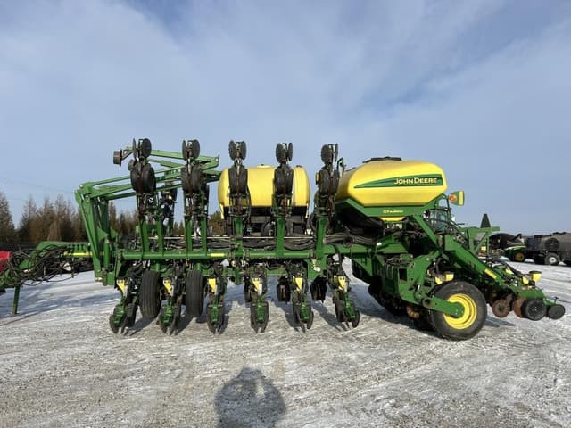 Image of John Deere 1790 equipment image 2