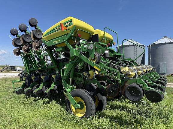 Image of John Deere 1790 Primary image