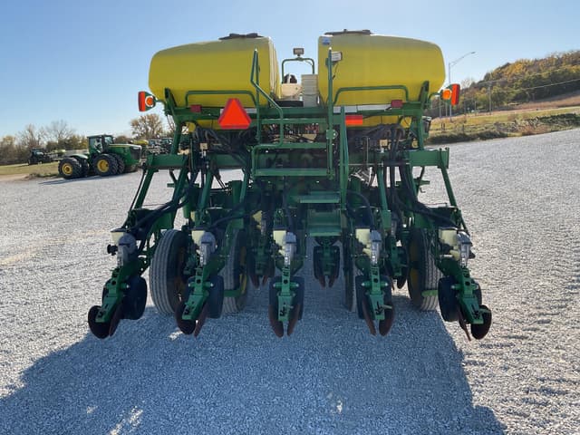 Image of John Deere 1790 equipment image 2