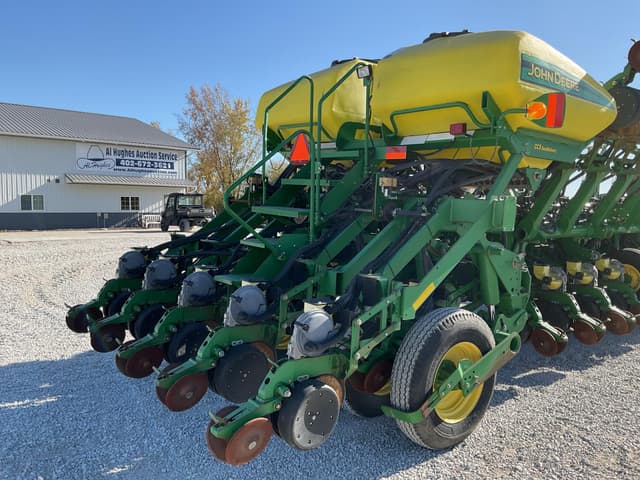 Image of John Deere 1790 equipment image 3