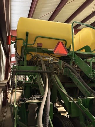 Image of John Deere 1790 equipment image 4