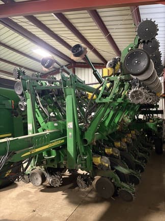 Image of John Deere 1790 equipment image 2