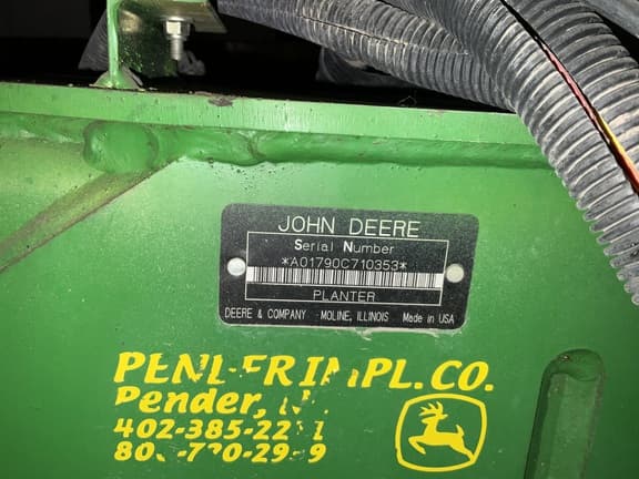 Image of John Deere 1790 equipment image 2
