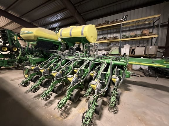 2005 John Deere 1790 Equipment Image0