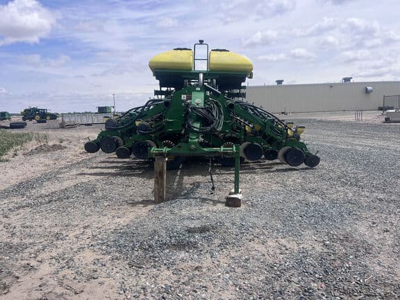 Image of John Deere 1790 equipment image 1