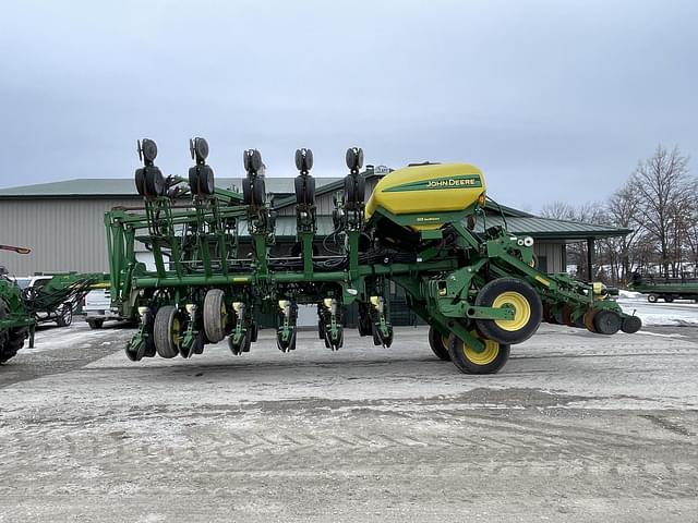 Image of John Deere 1790 equipment image 1