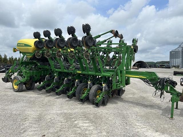Image of John Deere 1790 equipment image 1