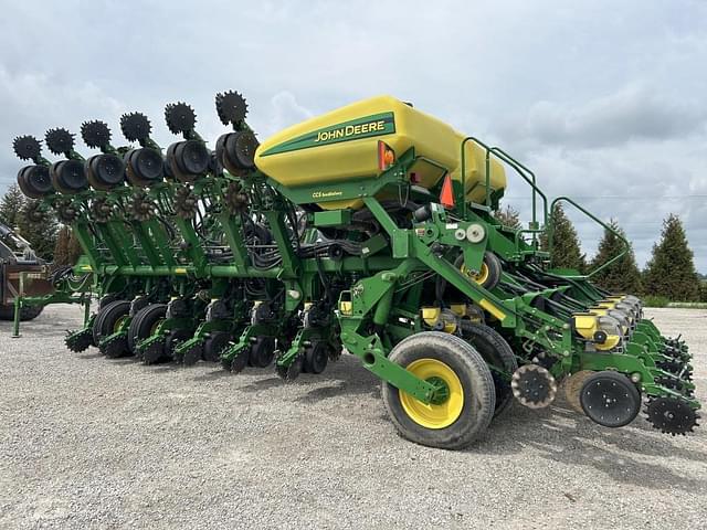 Image of John Deere 1790 equipment image 4